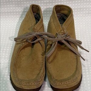 Men's Tan Suede Chukka Boots